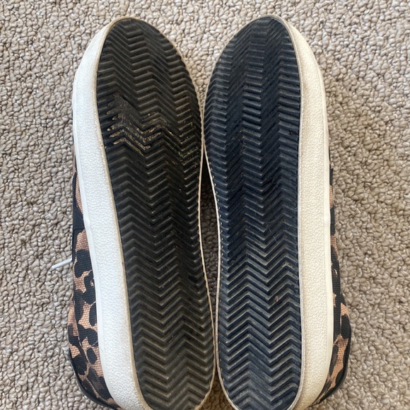 Steve Madden Leopard Print Star Sneakers. Size 8 - Picture 13 of 13